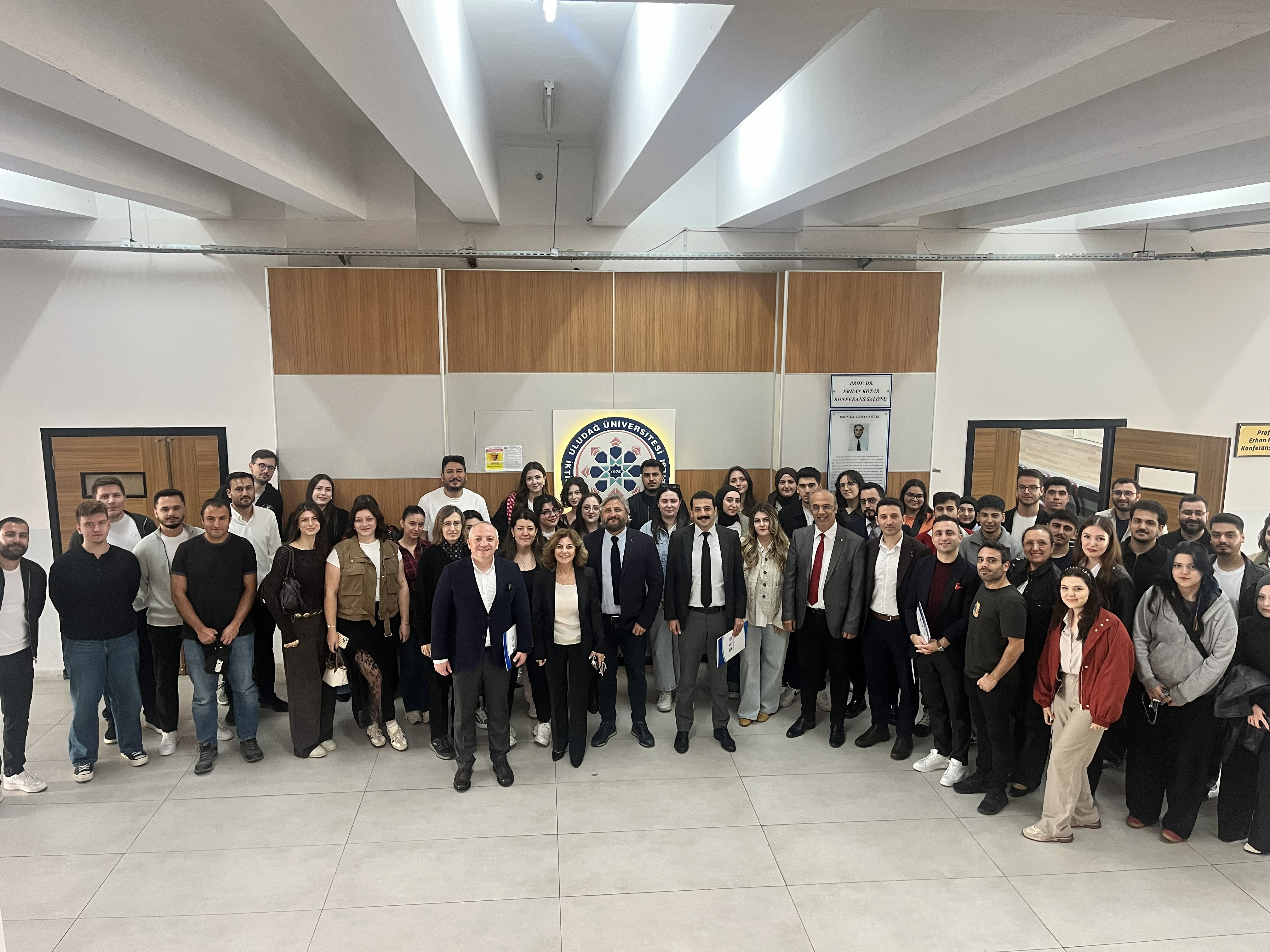 Ekonometri Mezunları Öğrencilerle Buluştu